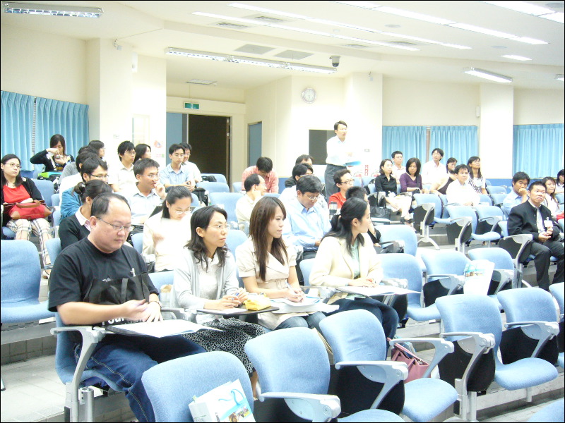 symposium06.jpg